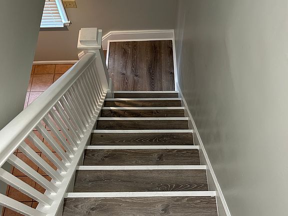 3rd image of 621 Lorraine St Floor 2