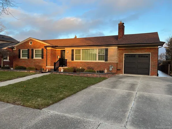 2431 Gorno St, Trenton, MI 48183