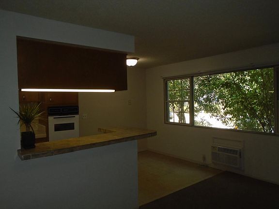 3rd image of 10414 Parr Ave APT 1