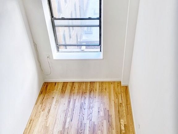 4th image of 114 E 28th St #7BB