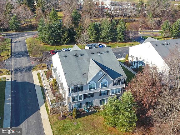 5th image of 503 Black Walnut Dr