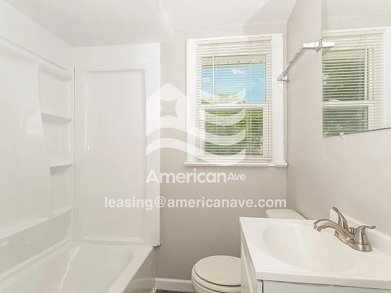 1268775_011_main_bathroom_13905931.jpg