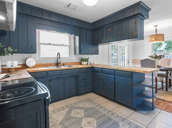 34 Hillsboro Rd, Clarksville, TN 37042