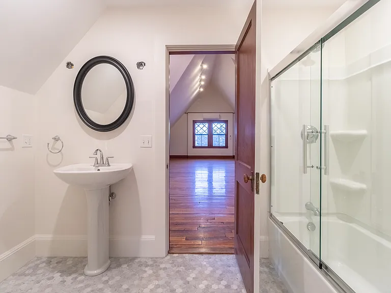2 Westwood Rd #2 — Photo 6