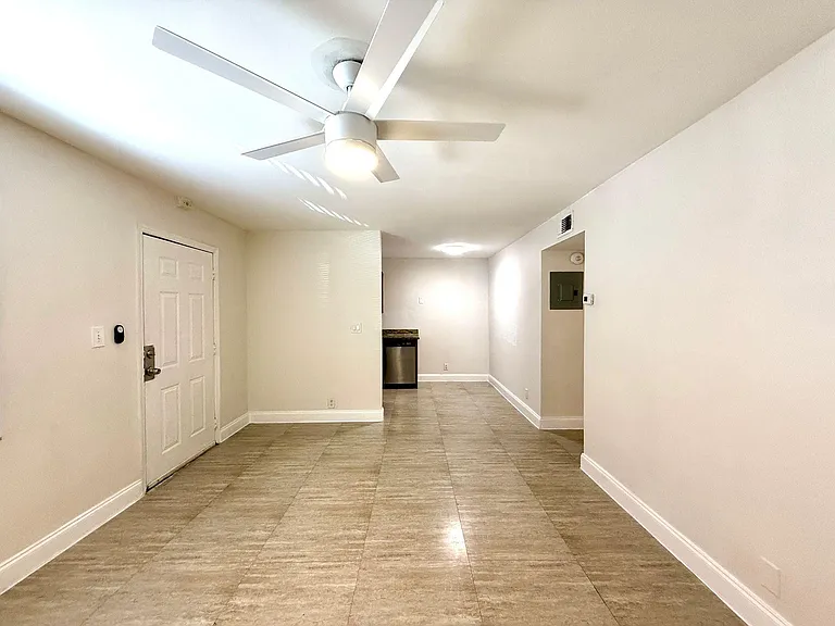 607 NE 29th Dr #22 — Photo 7