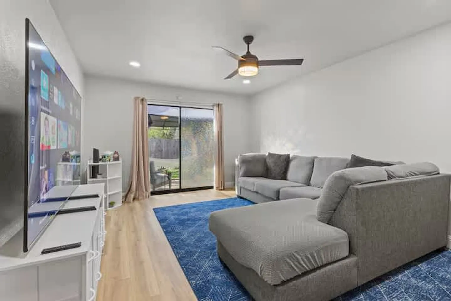 4 bed, 2.0 bath, 1797 sqft, $4,307 — Photo 4