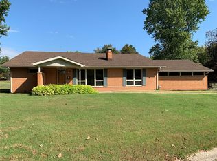 26 Briarcliffe Dr, Collinsville, IL 62234