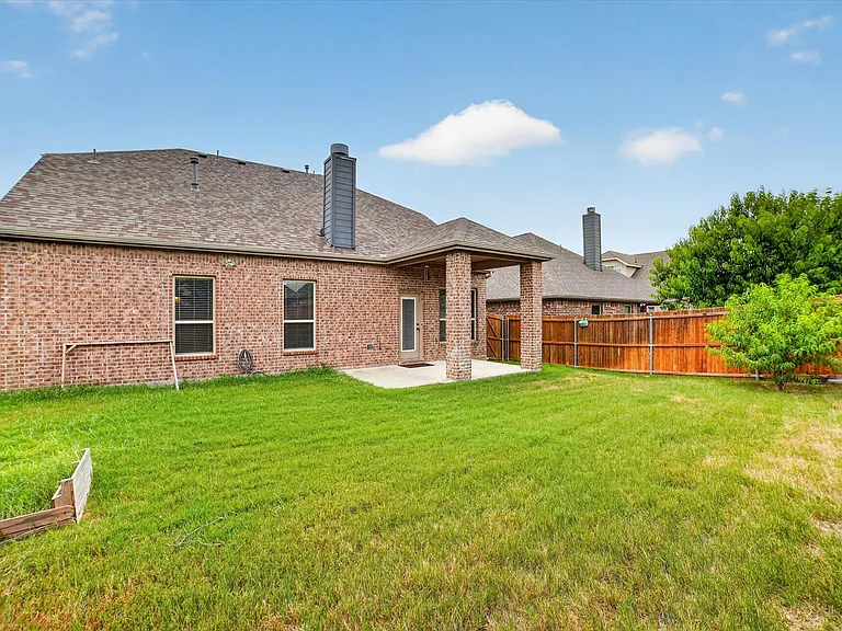 10712 Troutt Dr — Photo 31