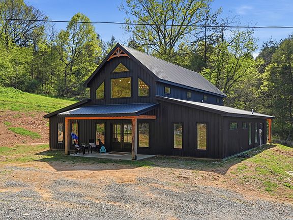 2nd image of 318 Robinson Rd