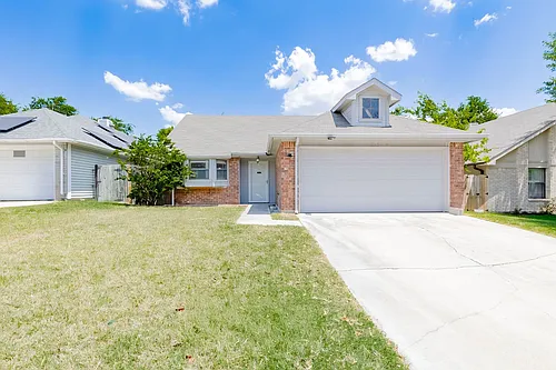 2015 Newton Dr Photo 1