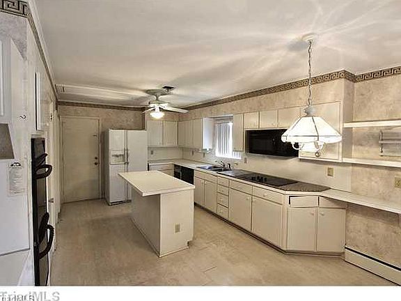 3rd image of 515 Birchwood Dr