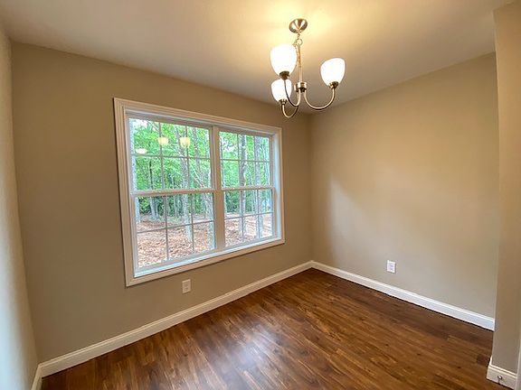 5th image of 145 Glenstone Lot 145