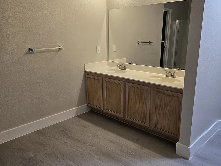 Master bedroom suite:
- large bedroom with large windows
- master bathroom with tub & shower
- his walk in closet
- her walk in closet
- newly painted
- new deluxe flooring
- new fan and lighting fixtures
- new deluxe toilet
