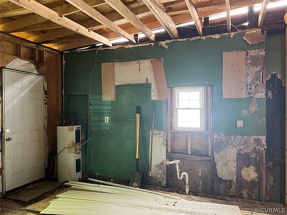 4th image of 1212 Oakwood Ave