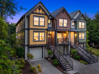 2755 SW Sylvan Heights Drive, Seattle, WA, 98106