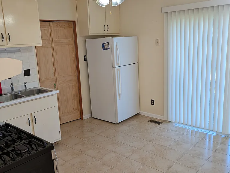 902 S Duncan Rd — Photo 3