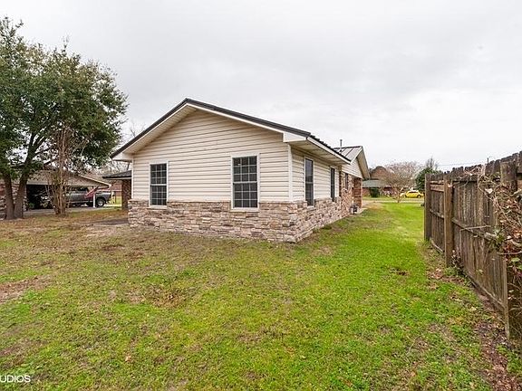 4th image of 115 Charleswood Ln