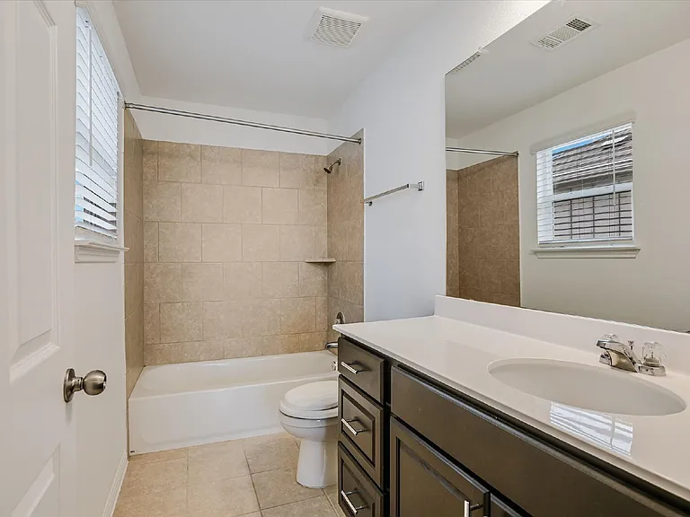 12814 Meachum Ln — Photo 16