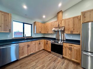 911 Toll Rd, Dufur, OR 97021