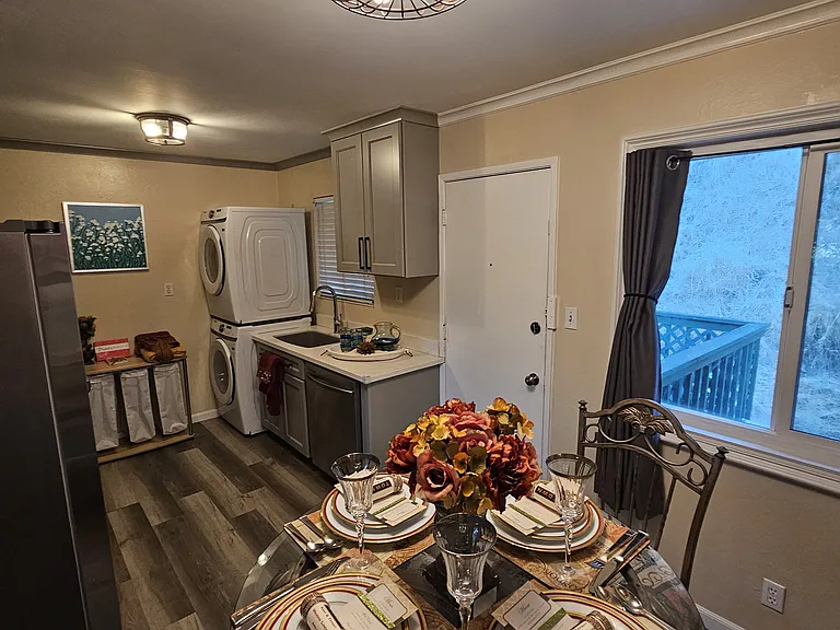 1030 Berrellesa St #C — Photo 3