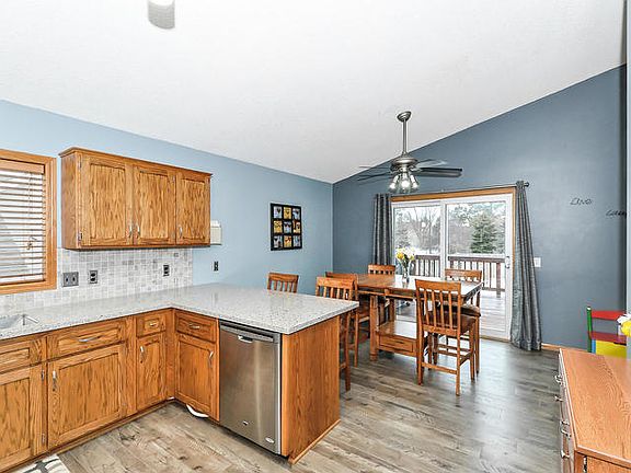 5th image of 9153 Yates Bay Ct N