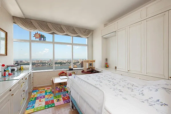 Rented by A & I Broadway | media 5