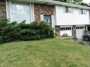 224 Kansas Dr, Lower Burrell, PA 15068