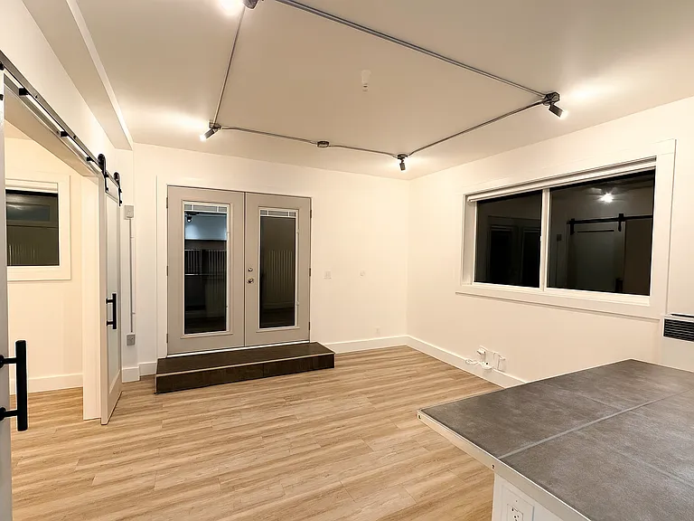 592 Silva Ave — Photo 13