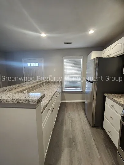 19 Cambridge Oak Cir — Photo 3