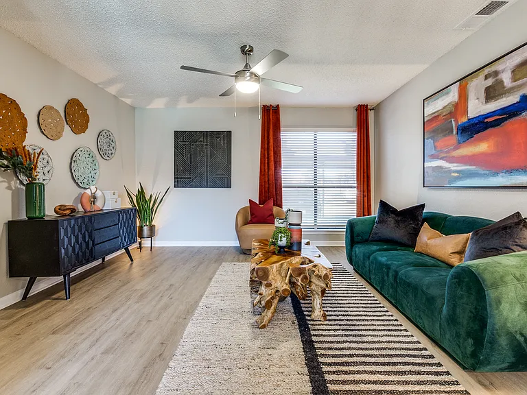 The Reid Apartments — Photo 9