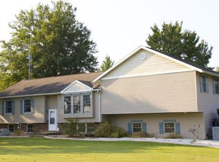 796 W McGuire Rd, Makanda, IL 62958