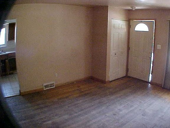 4th image of 17249 Maine Ave