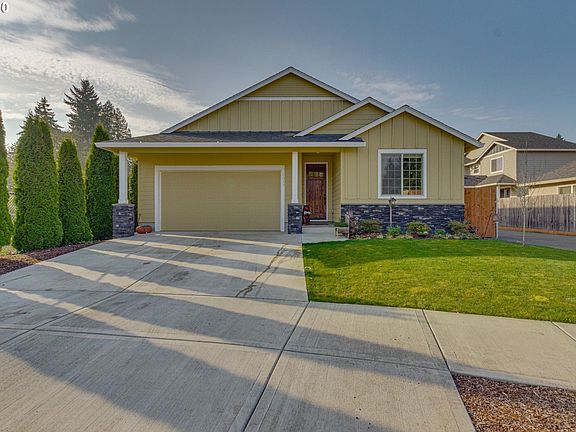 2nd image of 4013 NE 109th Cir