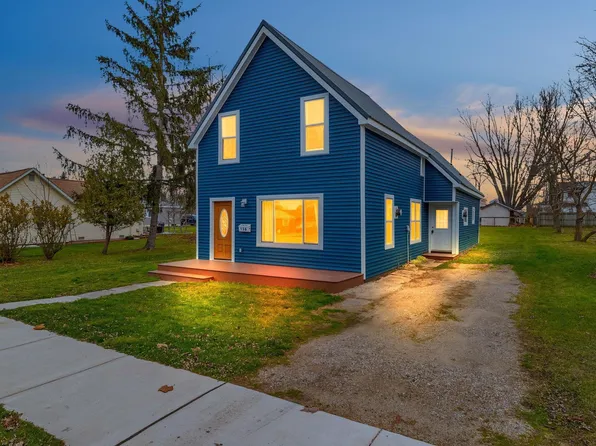 138 Mills St, Croswell, MI 48422