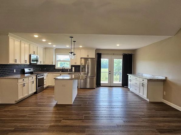 240 Thompson Rd