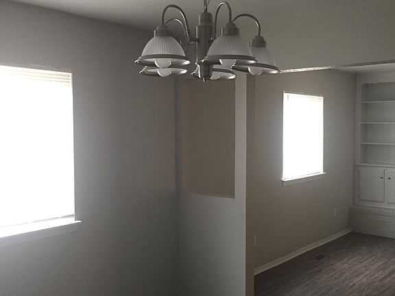 4th image of 10407 Fairfax Ln