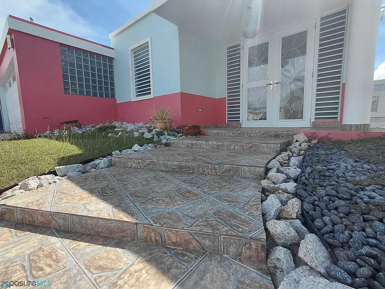 245 Urbanizacion Colinas Del Prado — Photo 3
