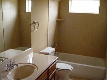 2nd image of 821 Oak Bluff Trl