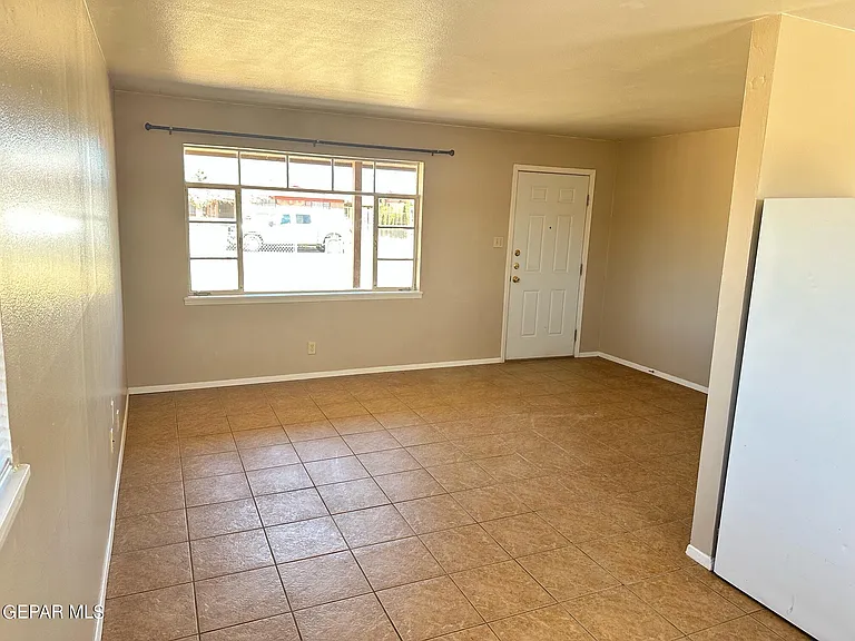 5732 Arrowhead Dr — Photo 2