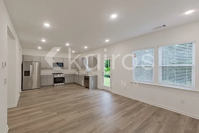 Building Photo - 115 Silver Maple Ln