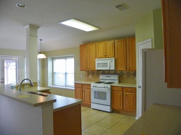 2nd image of 3415 Palomar Valley Dr