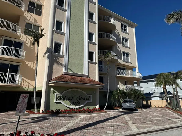 10324 Gulf Blvd APT 400, Treasure Island, FL 33706