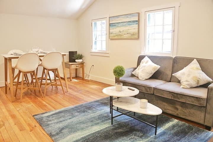 1st image of 308 S Quince St Floor 2