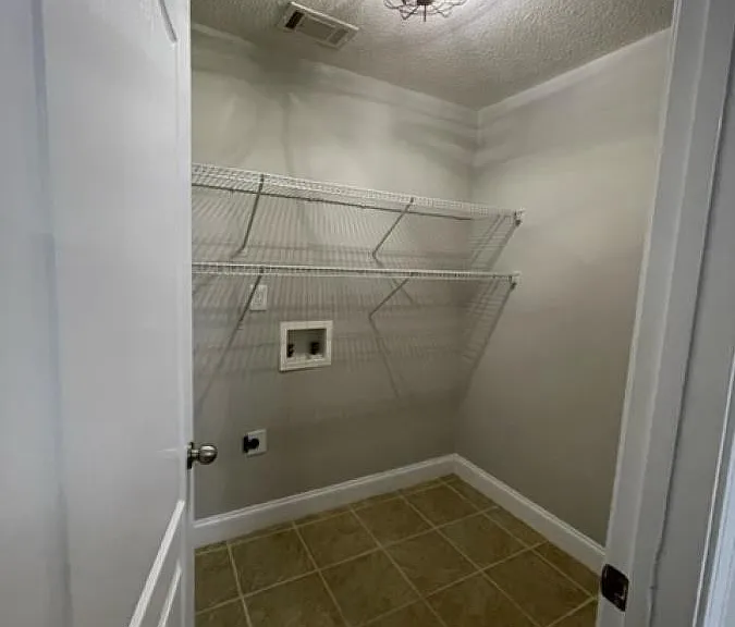 107 Armadale Dr — Photo 8