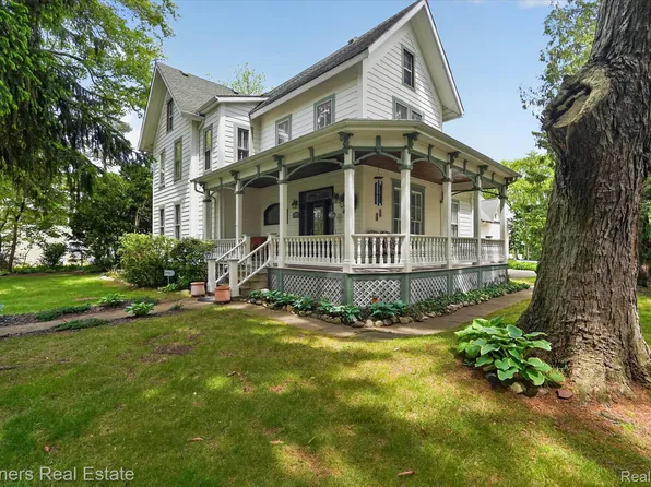 504 N 2nd St, Brighton, MI 48116