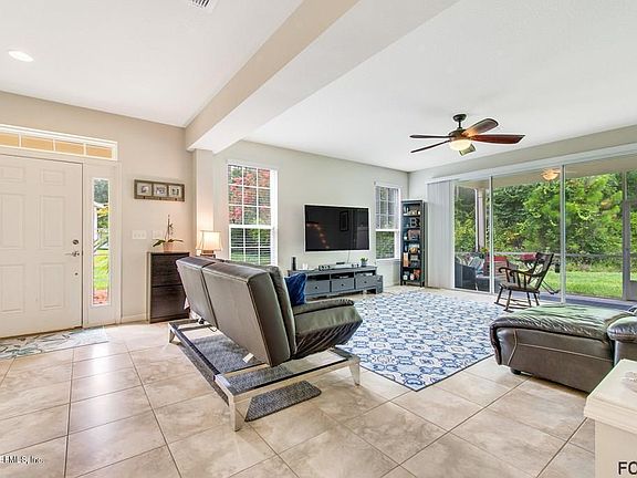 5th image of 6813 Roundleaf Dr