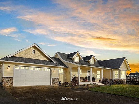 3rd image of 3816 Windmill Ln