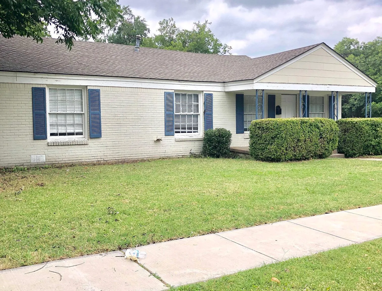 5 bed, 1856 sqft, $2,600 — Photo 2