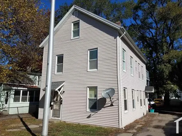 6 Douglas Ct #1, Worcester, MA 01603