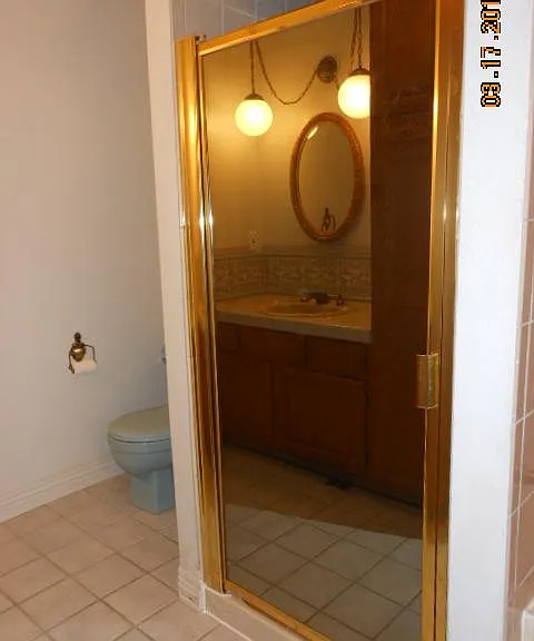 E Middleton Dr — Photo 14